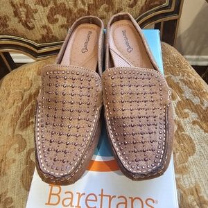 Baretraps Women's Bronze Metallic Leather Slip Ons. 6.5M